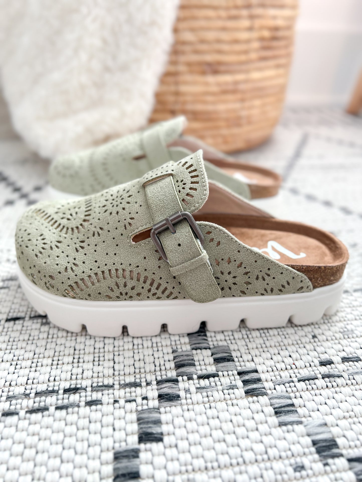 Very G Lulu Platform Clog - Sage