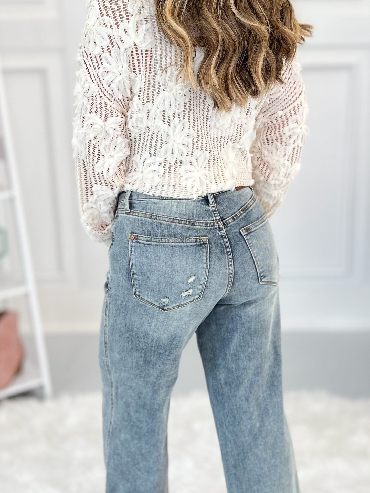 Very Demure - Judy Blue Tummy Control Cropped Wide Jeans