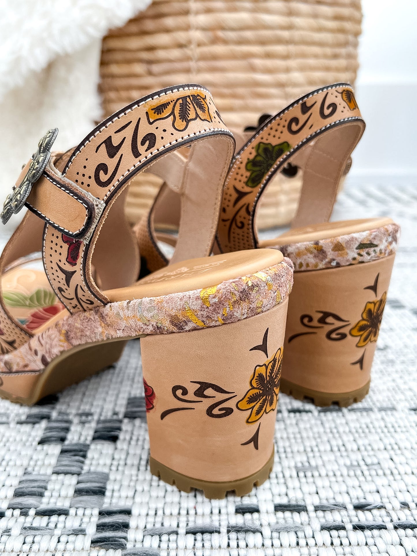 L'ARTISTE Jawdrop Heel - Beige Multi