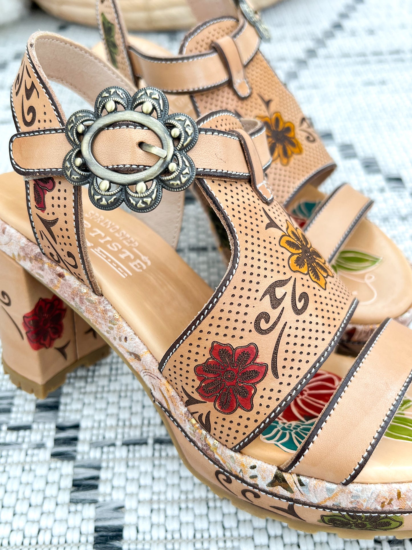 L'ARTISTE Jawdrop Heel - Beige Multi