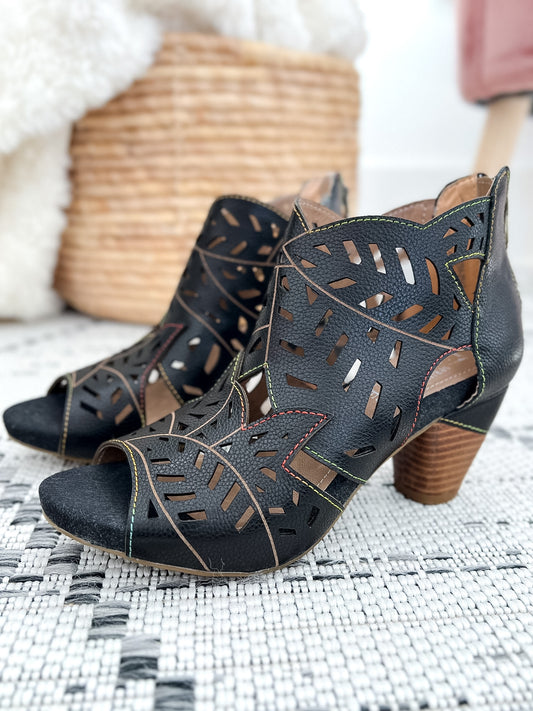 L'ARTISTE Icon Wedge - Black Leather