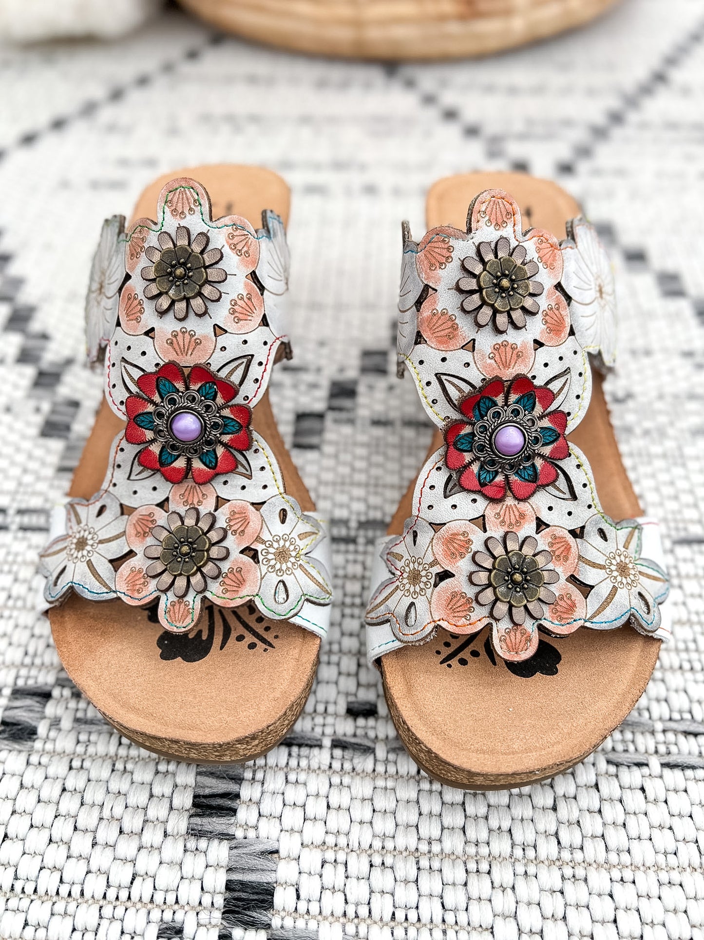 L'ARTISTE Pretty Petals Wedge - White Multi