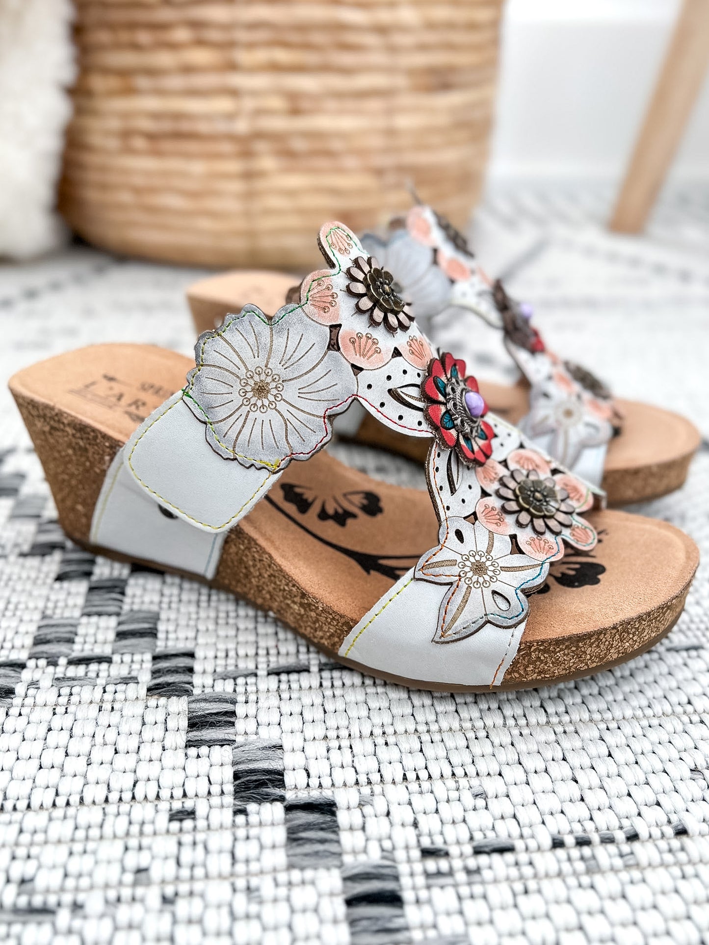 L'ARTISTE Pretty Petals Wedge - White Multi