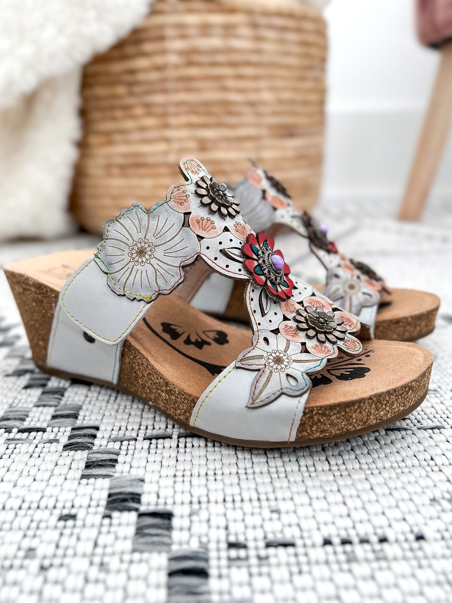 L'ARTISTE Pretty Petals Wedge - White Multi