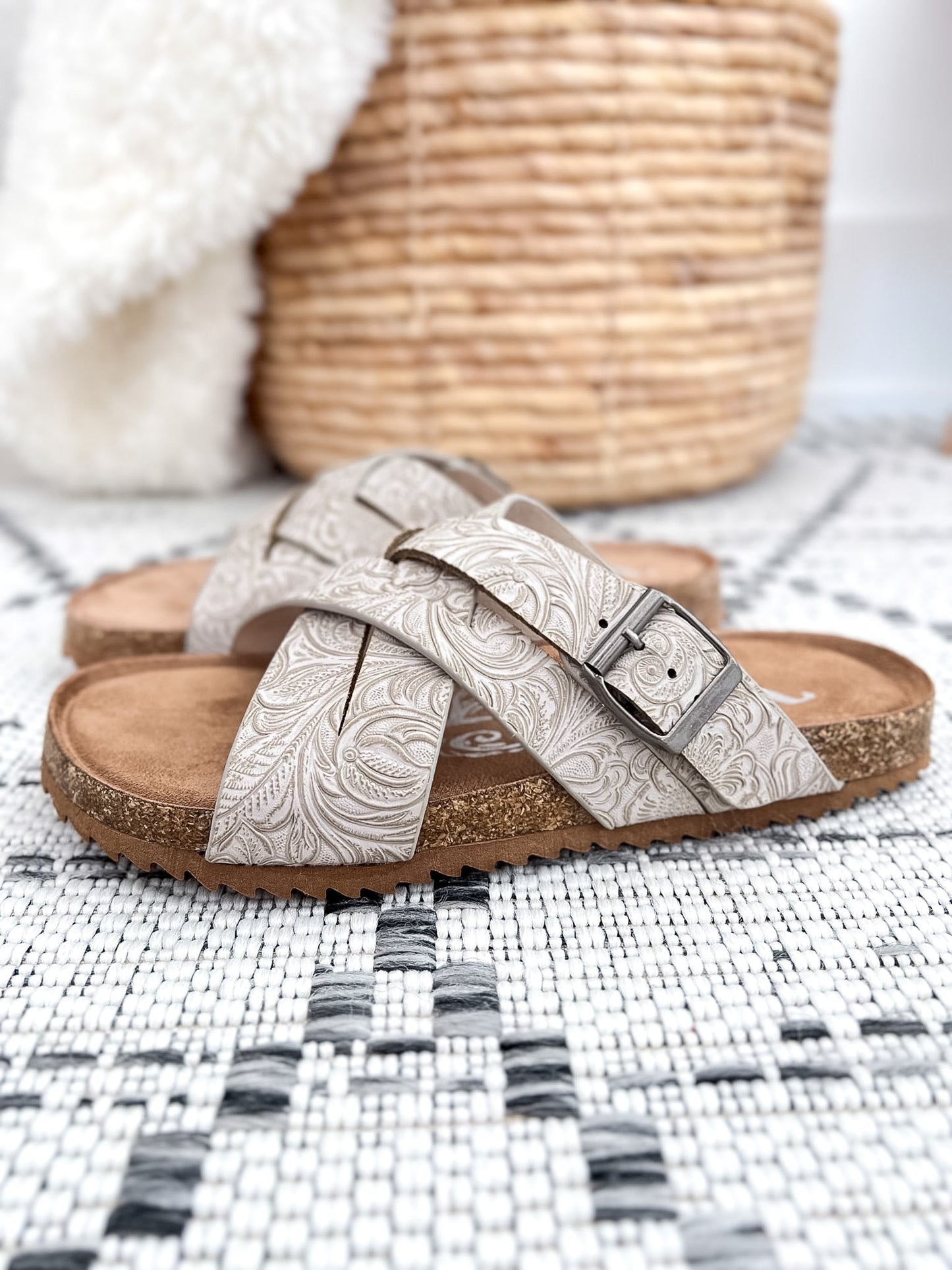 Very G Jada Sandal - Light Grey
