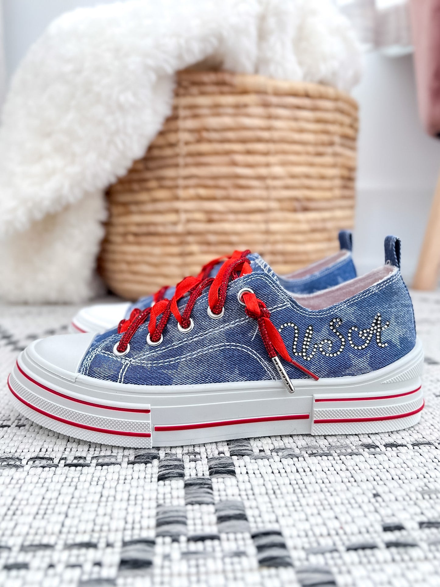 Very G Aman Sneaker - USA