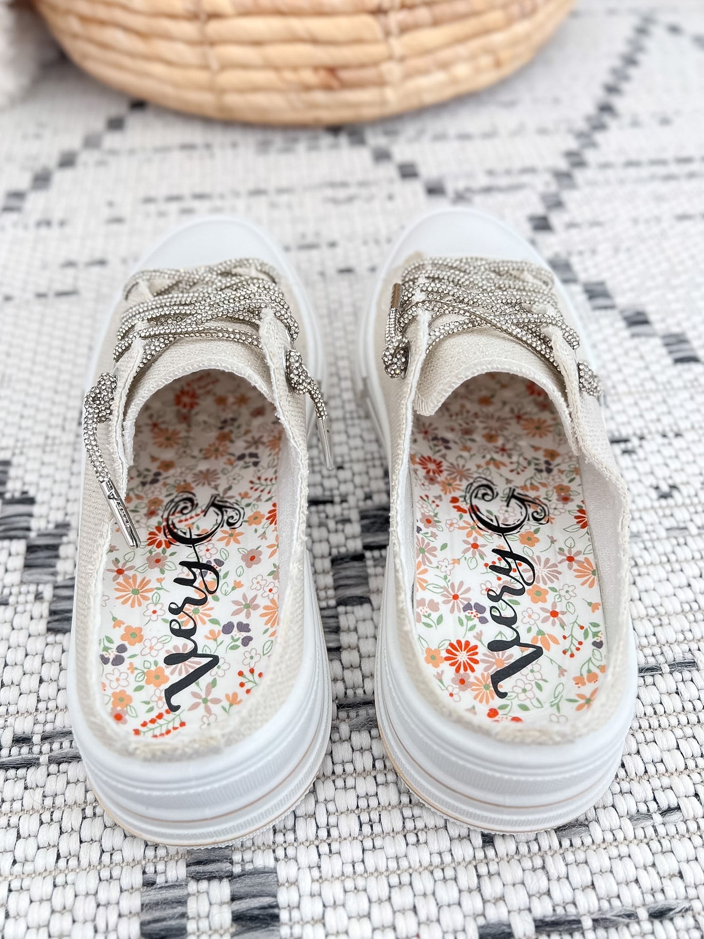 Very G Aman Slip On Sneaker - Natural