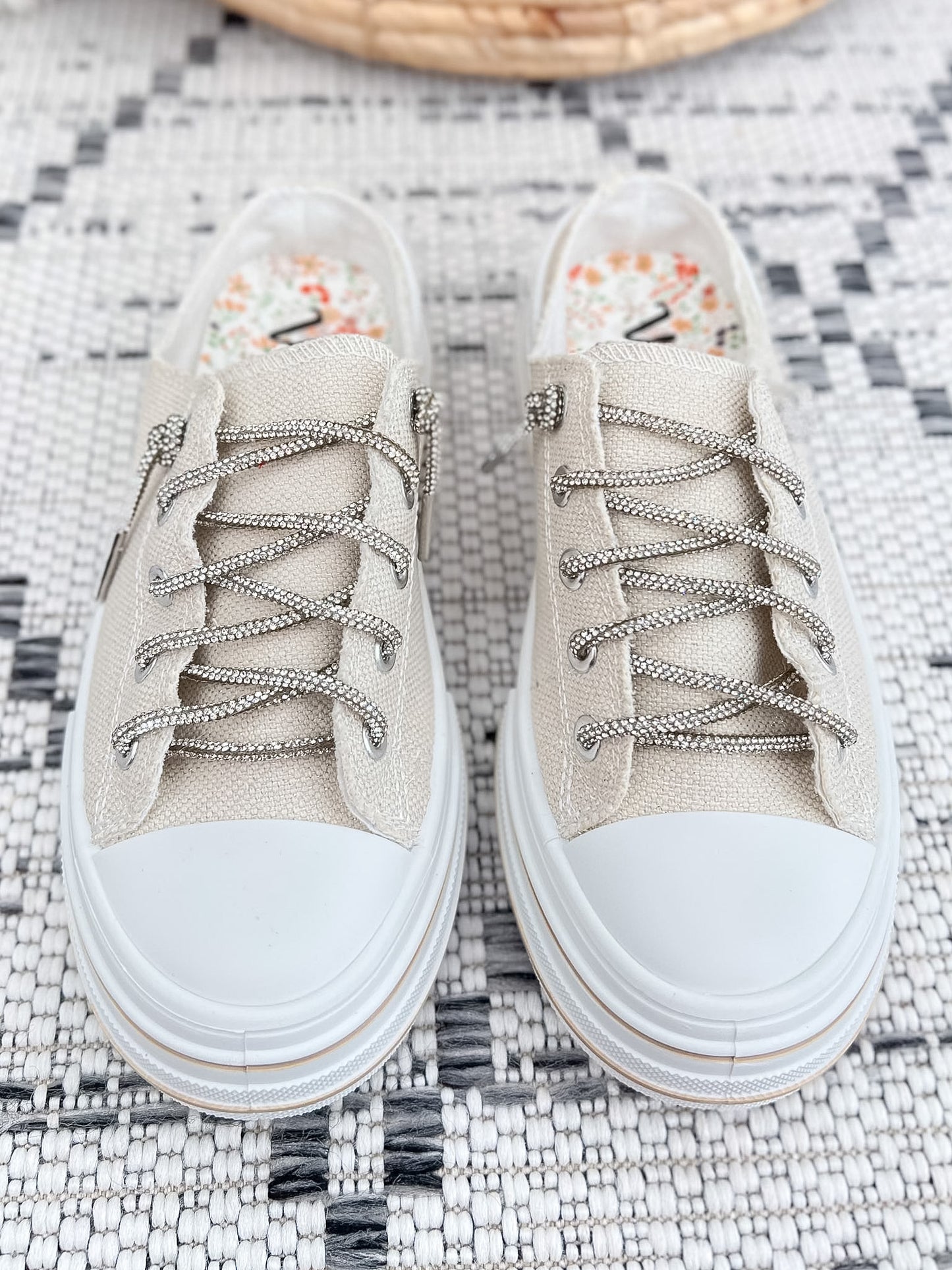 Very G Aman Slip On Sneaker - Natural