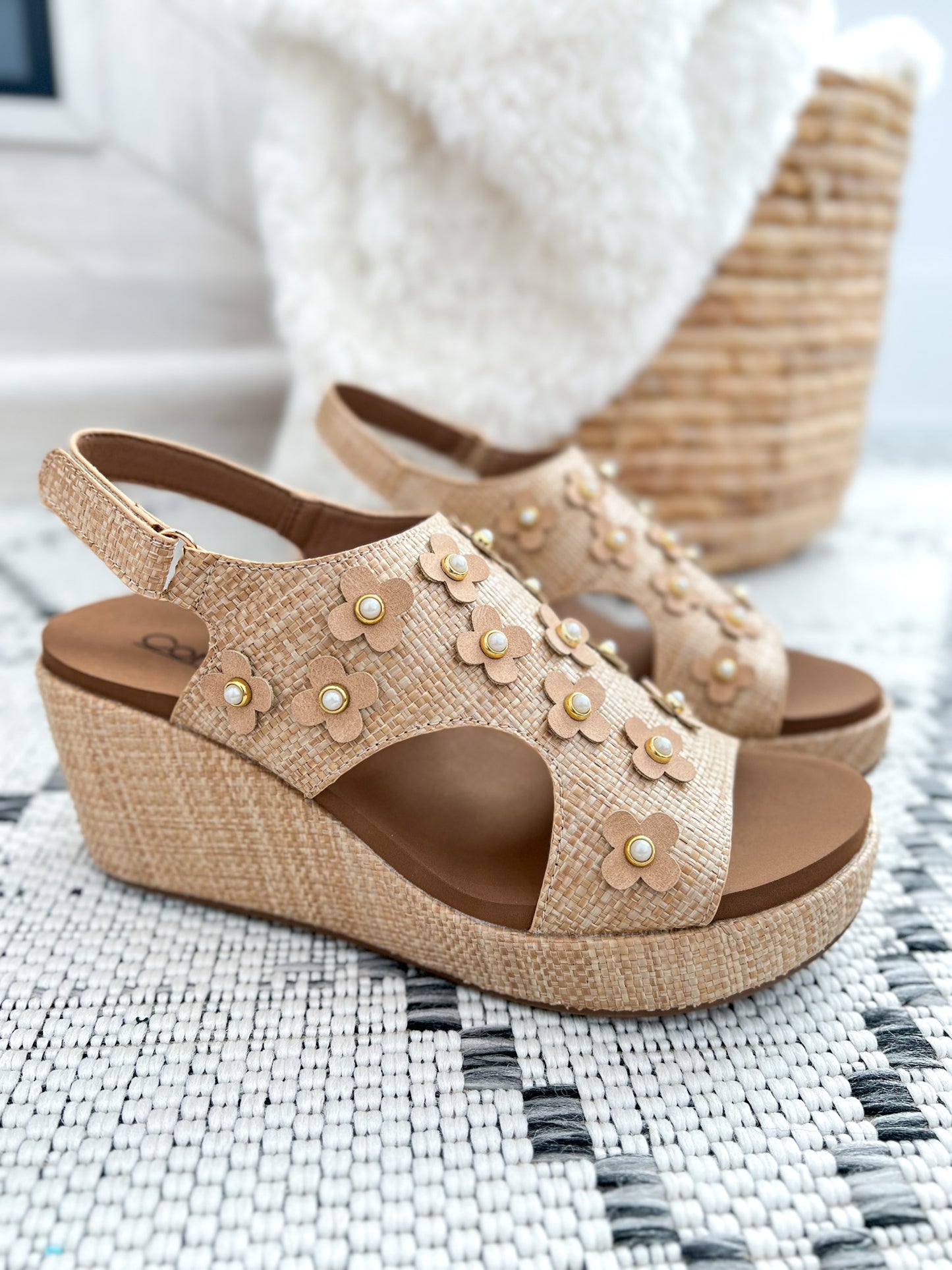 Corky's Carley Wedge - Raffia Flower