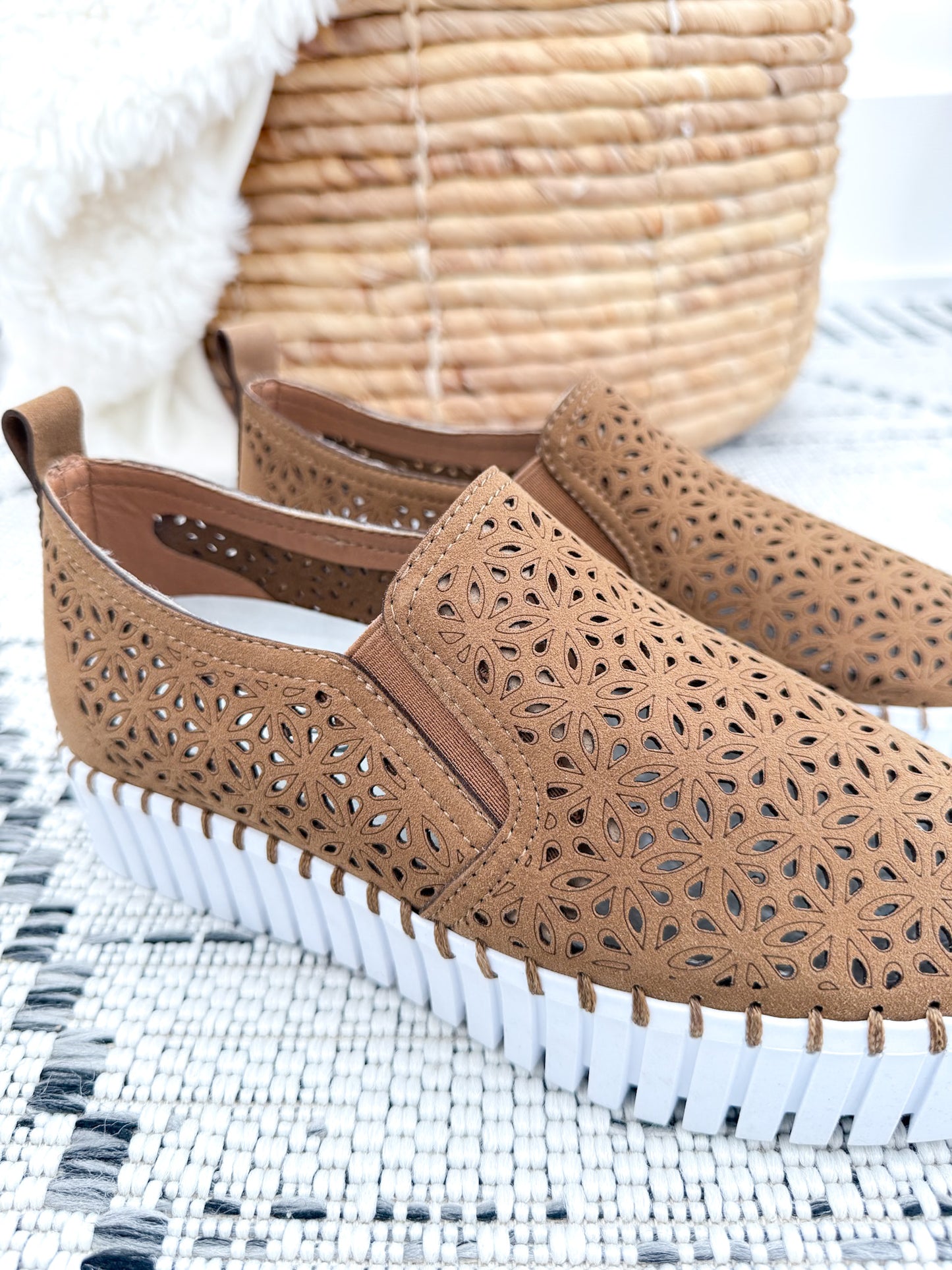 Very G Nicole Platform Shoe - Tan