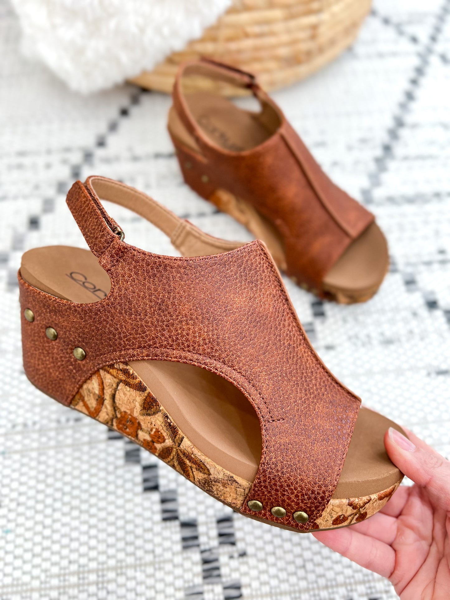 Corky's Carley Wedge - Cognac Tumbled