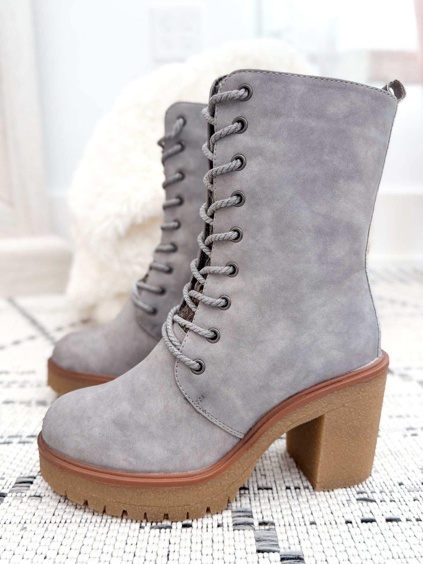 Muk Luks Riser Jazz Boot - Grey