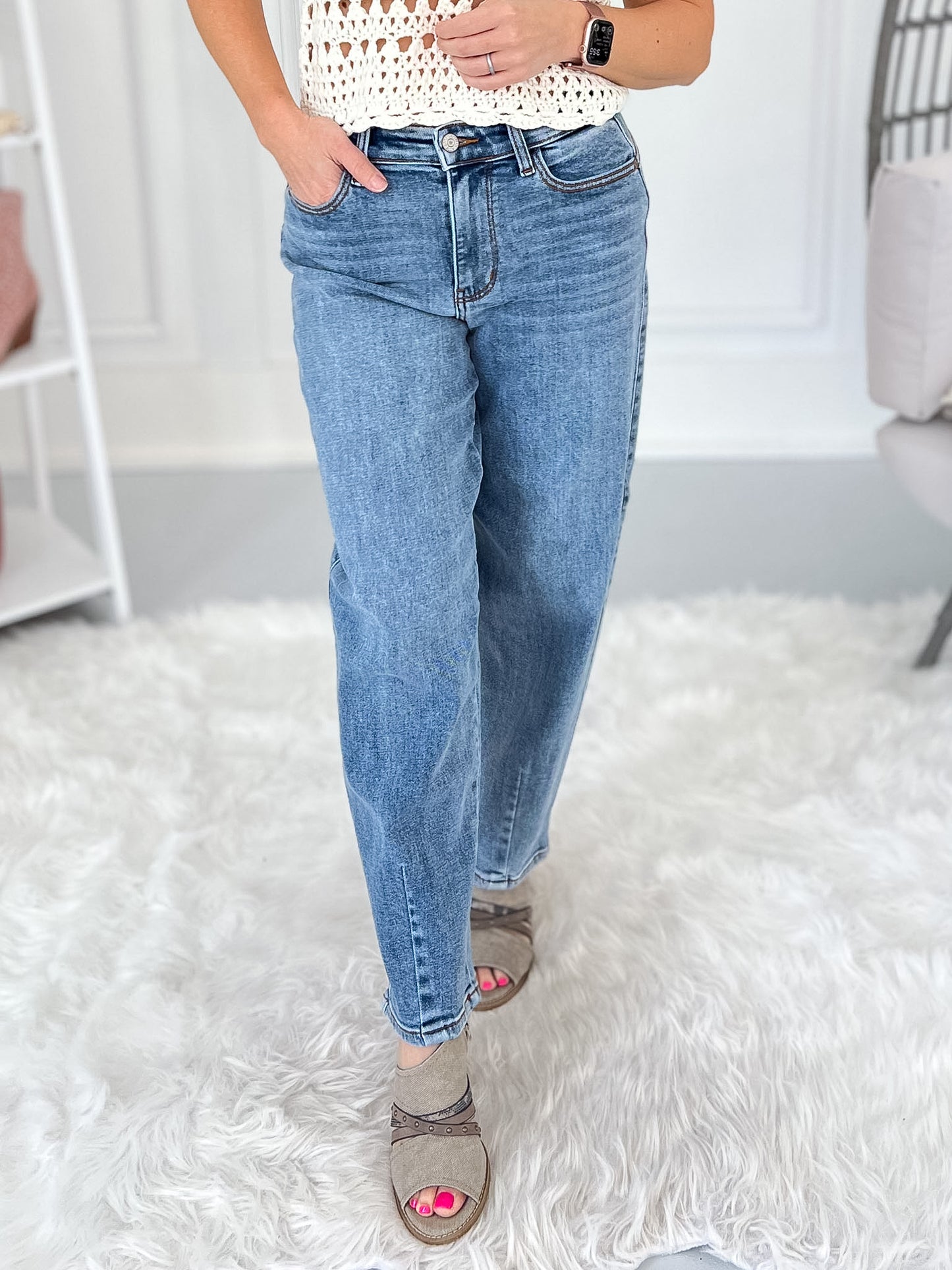 Full Steam Ahead - Judy Blue Yoke Detail Barrel Leg Jean