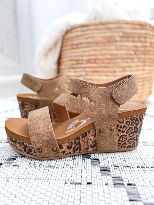 Very G Atlas Wedge - Tan