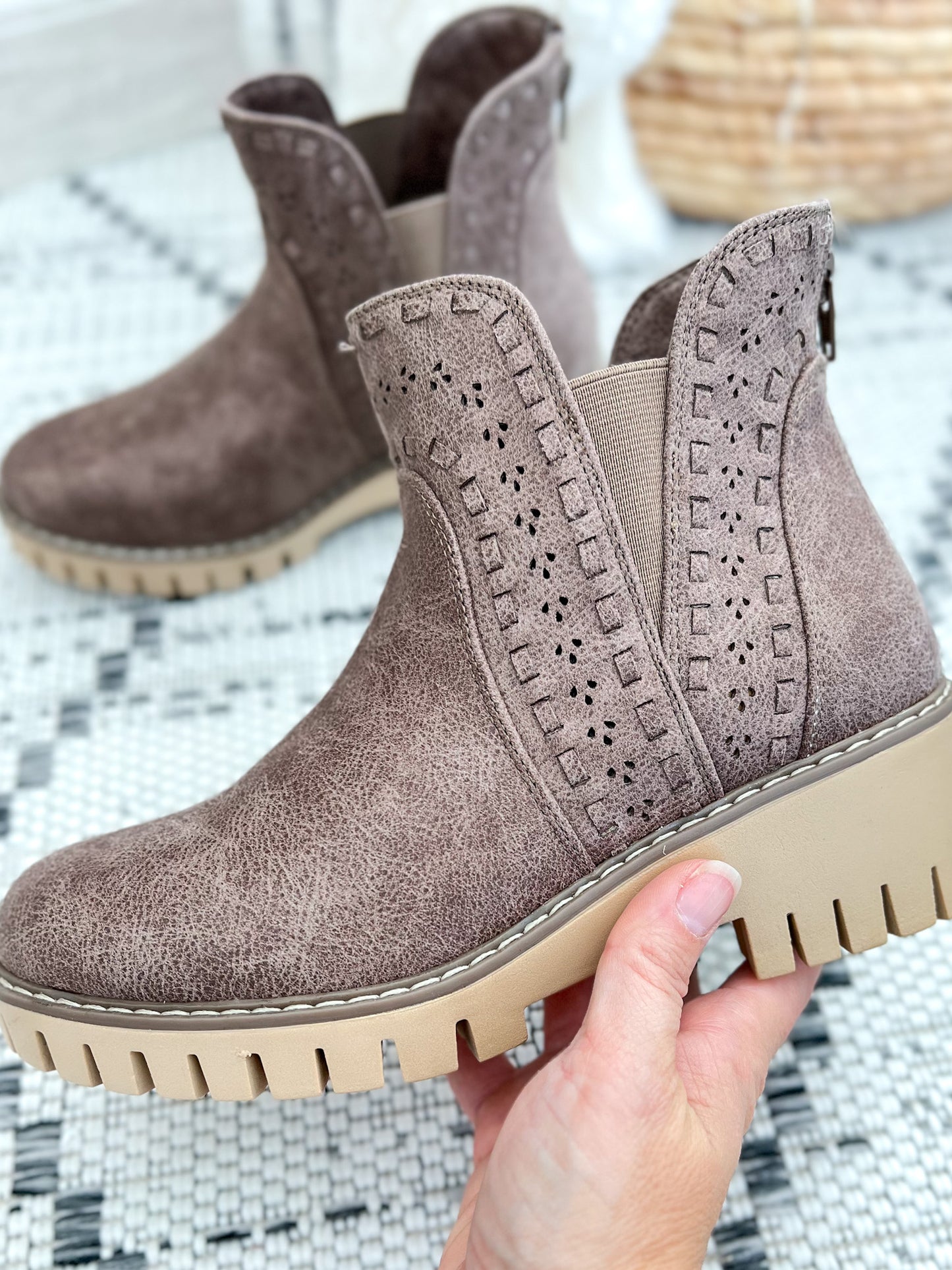 Very G Aryana Boot - Taupe