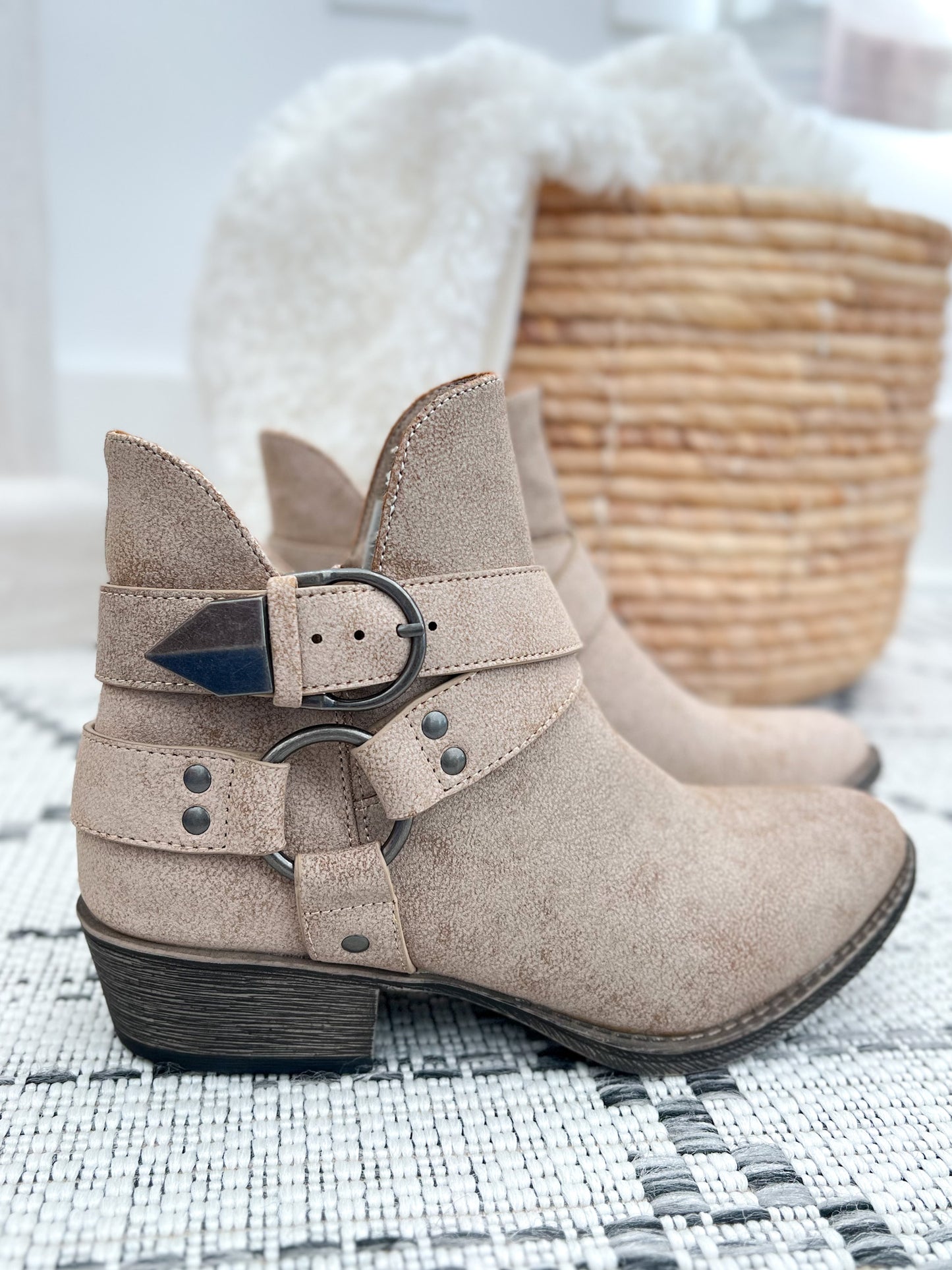 Very G Caroline Boot - Nude