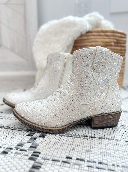 Very G Kady Low Boot - Cream
