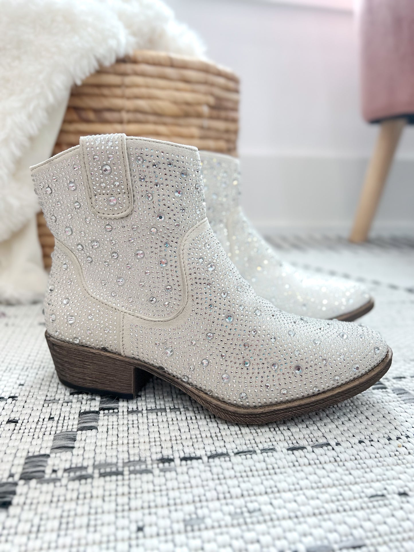 Very G Kady Low Boot - Cream