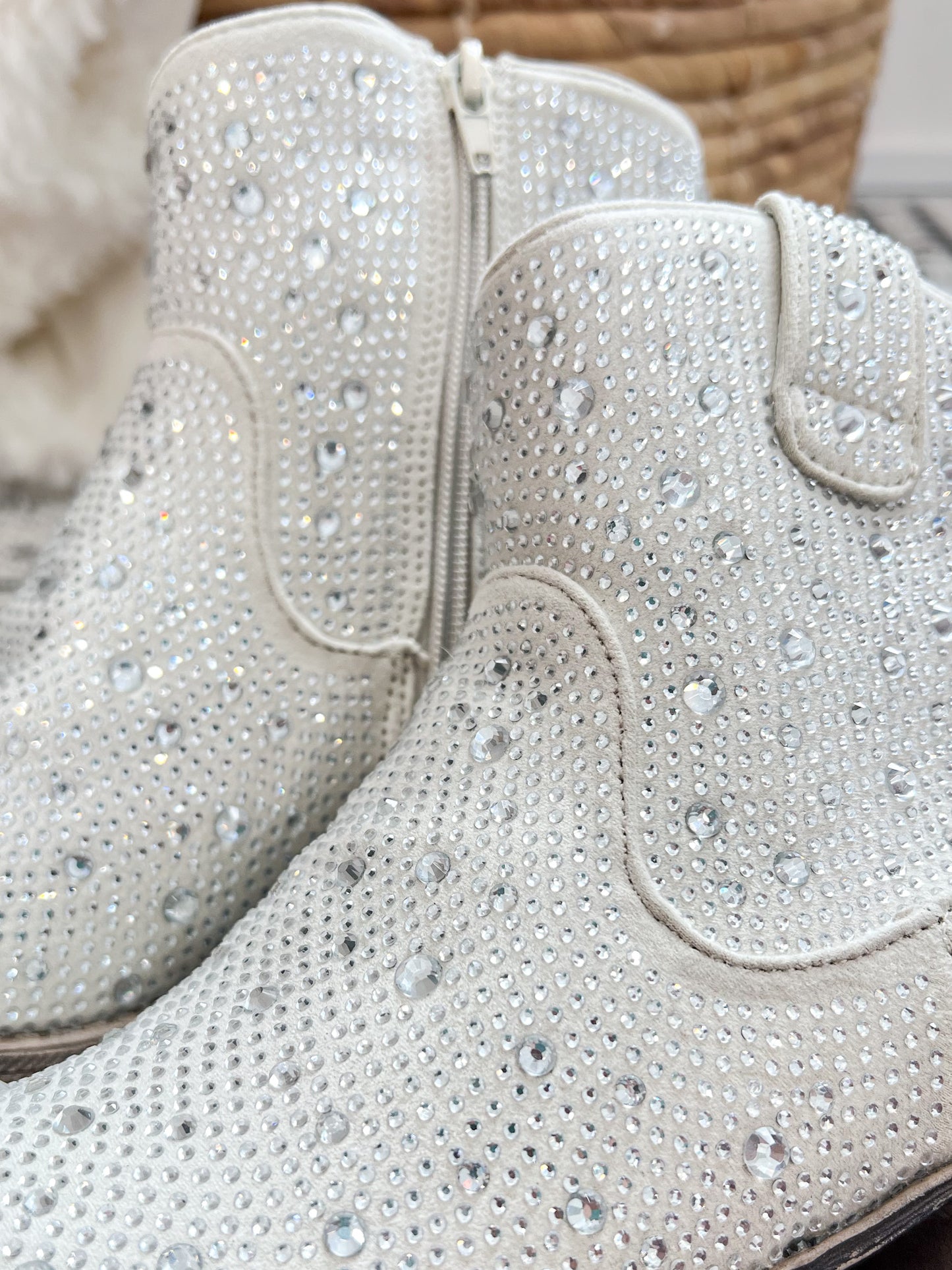 Very G Kady Low Boot - Cream