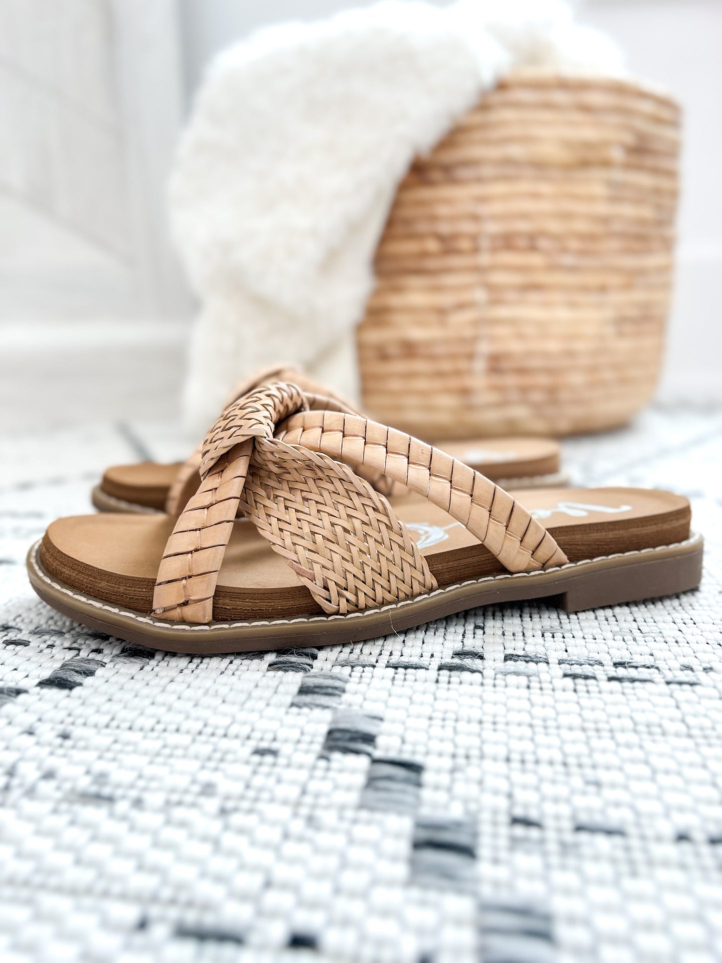 Very G Kinsley Sandal - Nude