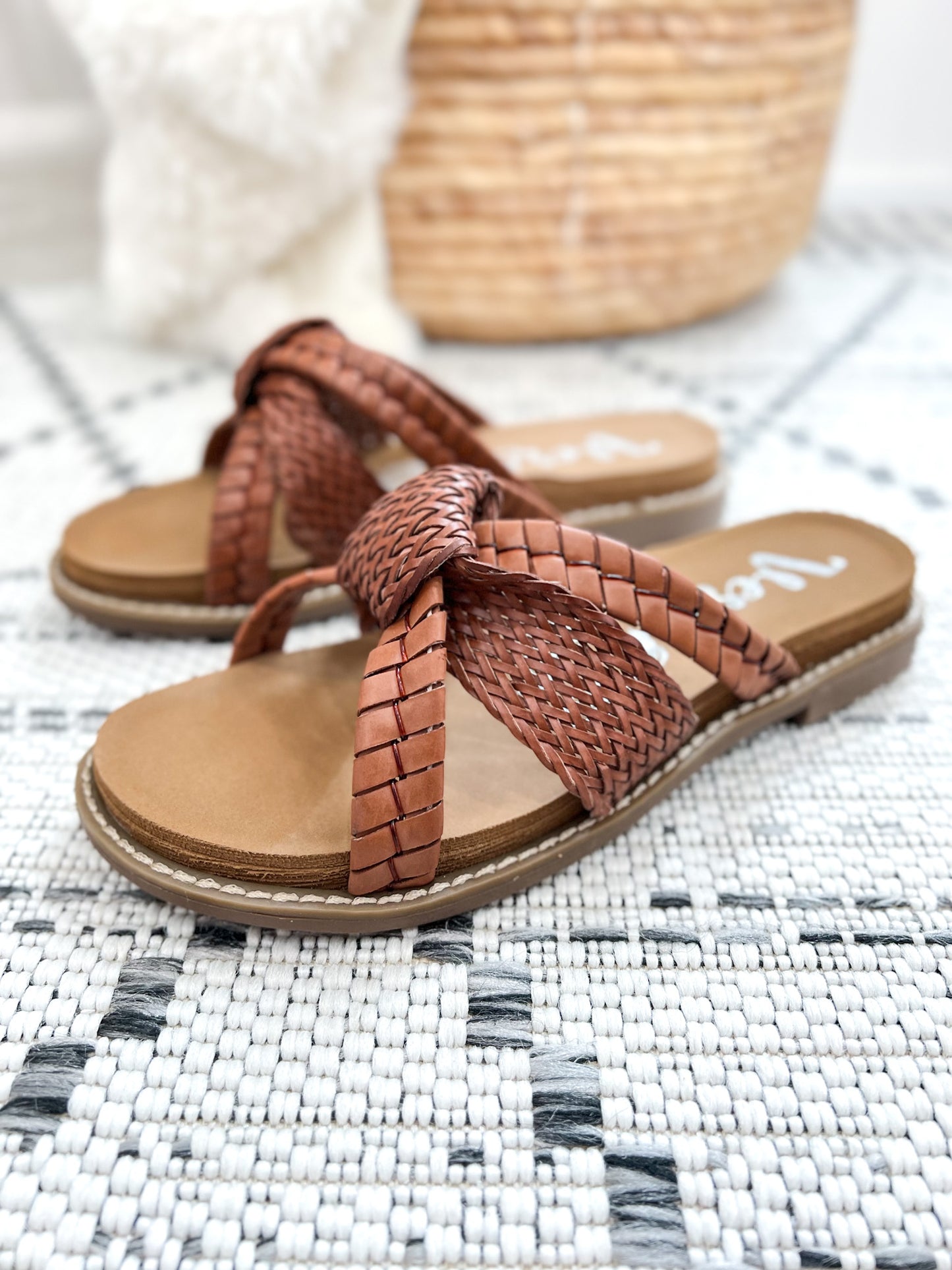 Very G Kinsley Sandal - Tan
