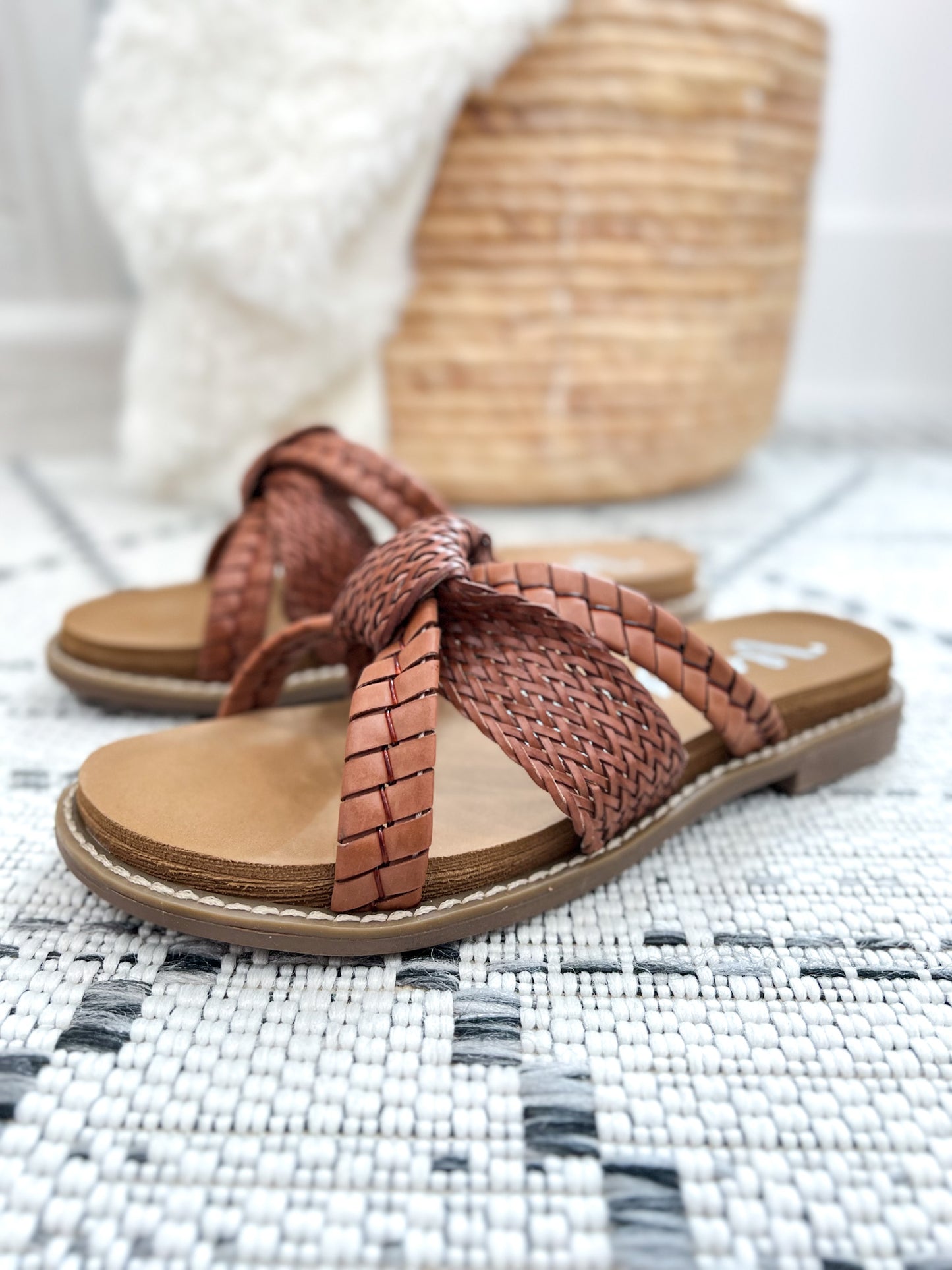 Very G Kinsley Sandal - Tan