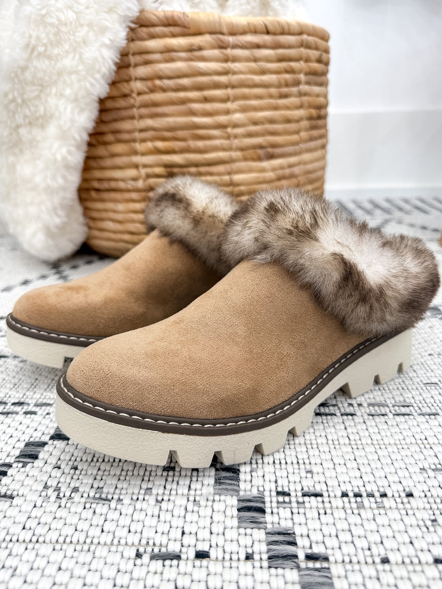 Very G Mahika Clog - Light Taupe