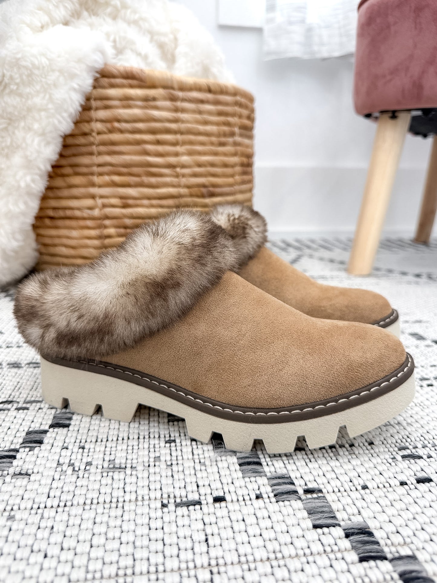 Very G Mahika Clog - Light Taupe