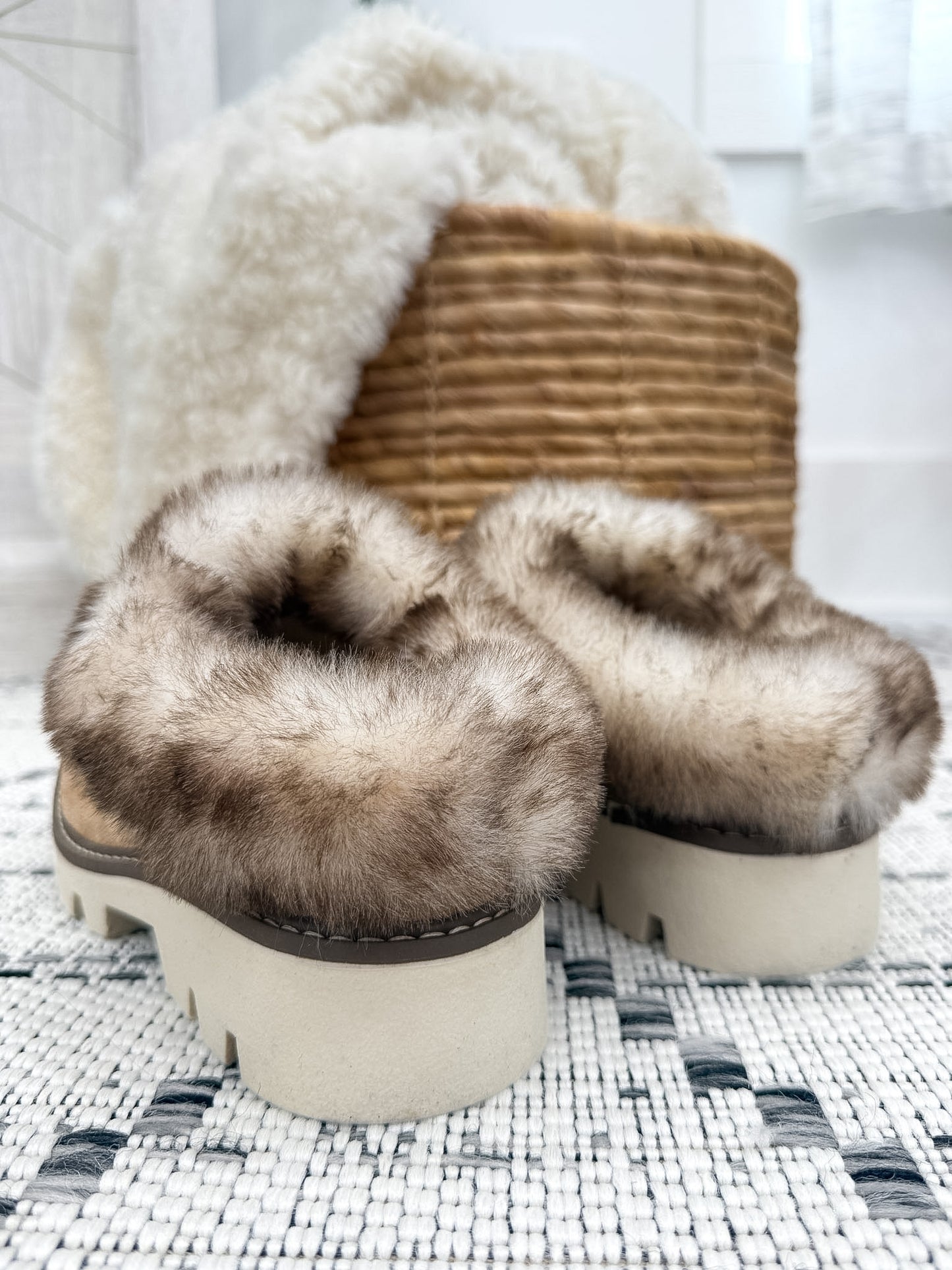 Very G Mahika Clog - Light Taupe