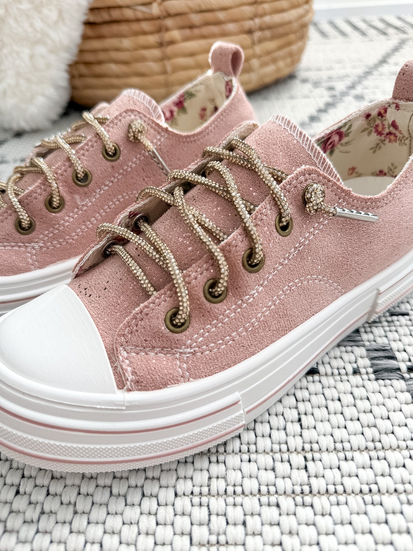 Very G Aman Suede Sneaker - Blush