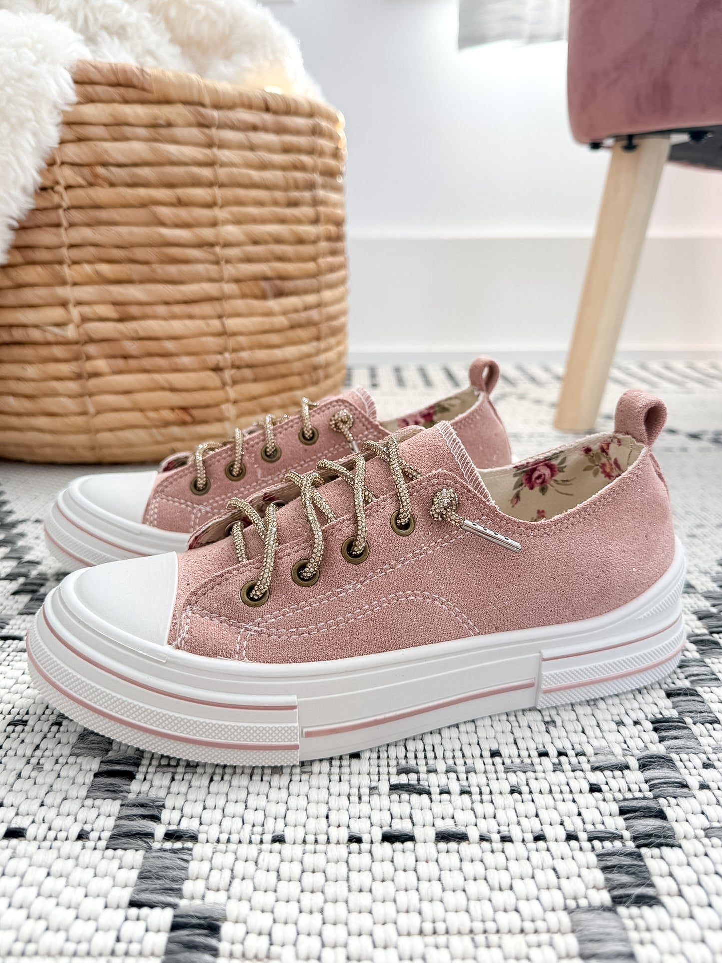 Very G Aman Suede Sneaker - Blush
