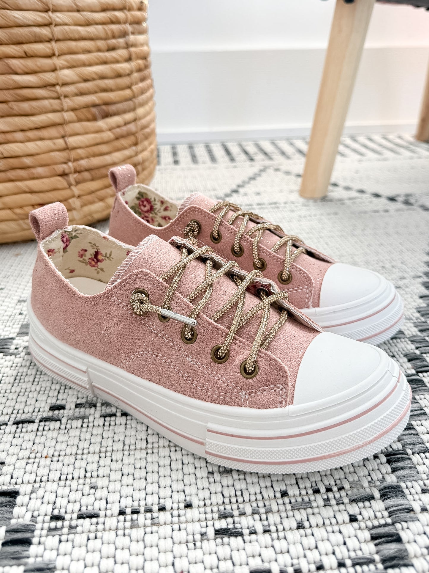 Very G Aman Suede Sneaker - Blush