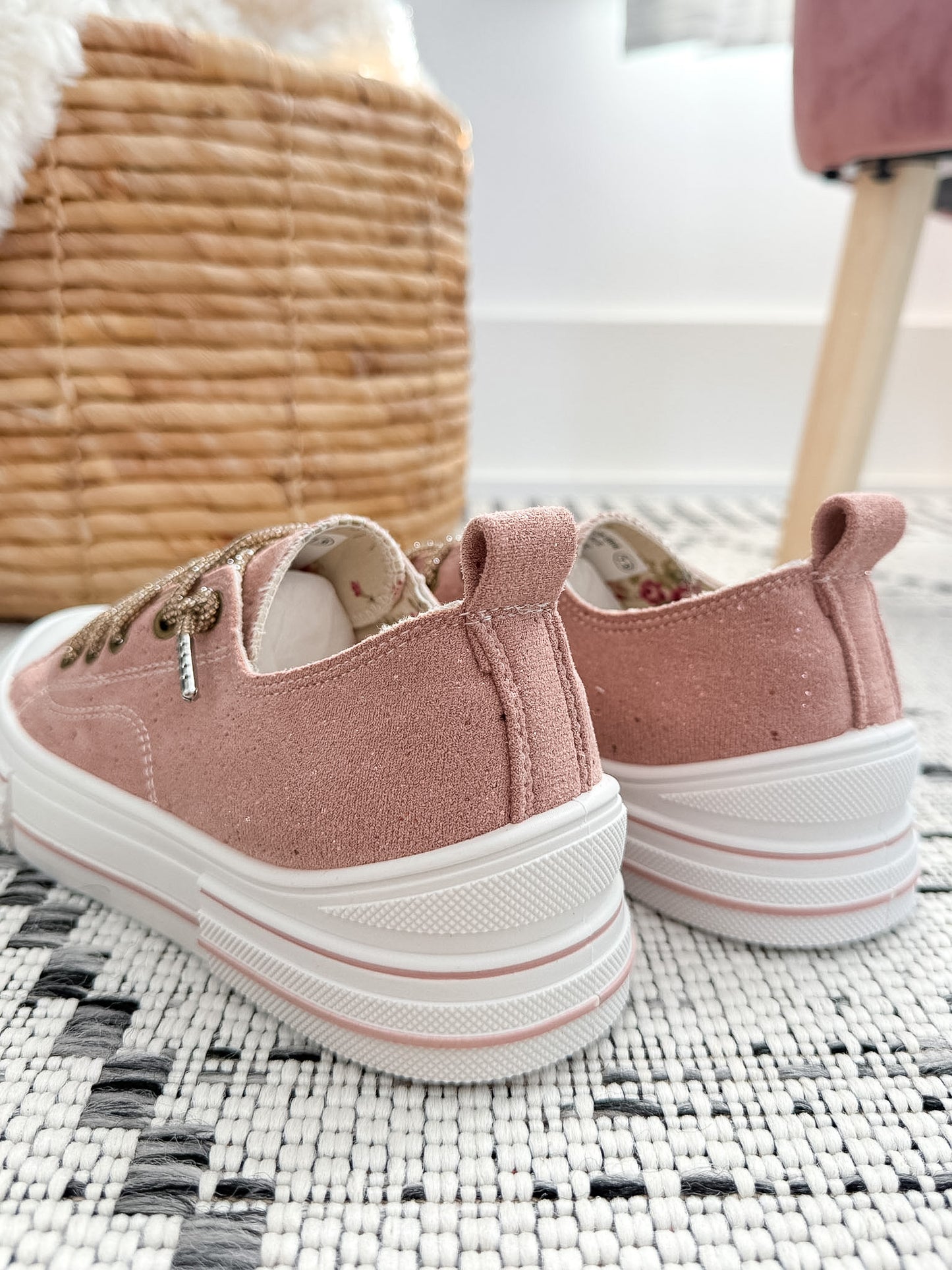 Very G Aman Suede Sneaker - Blush