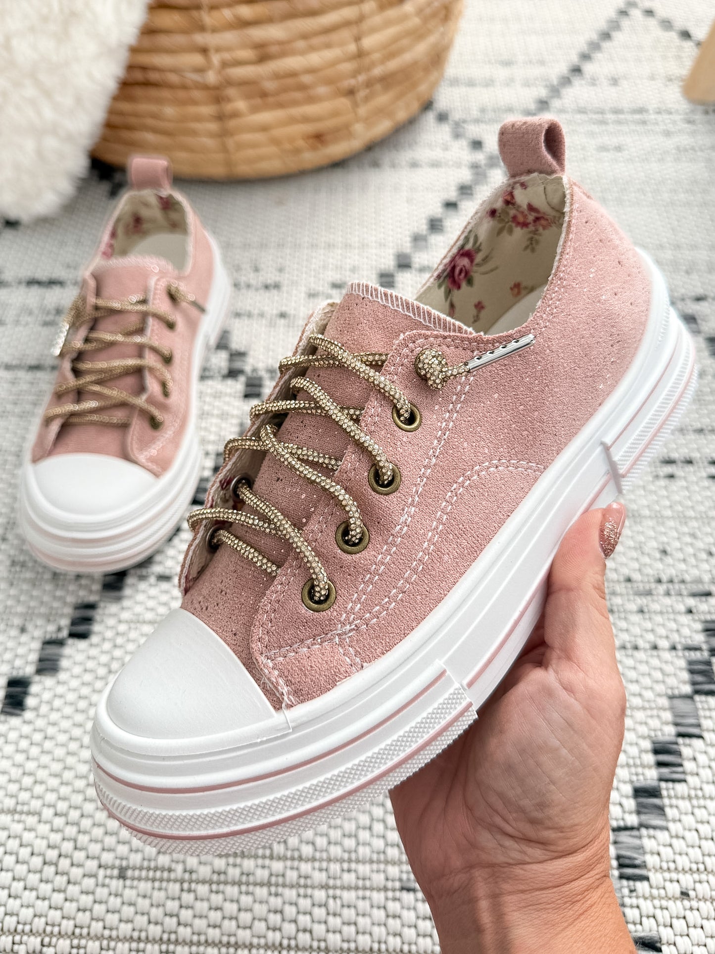 Very G Aman Suede Sneaker - Blush