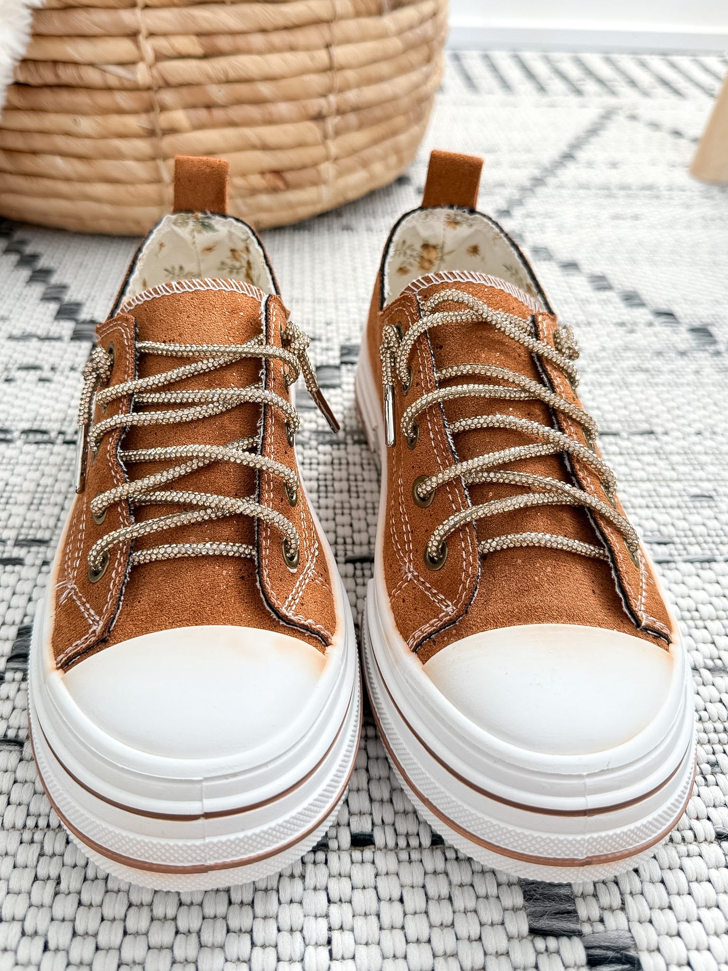 Very G Aman Suede Sneaker - Tan