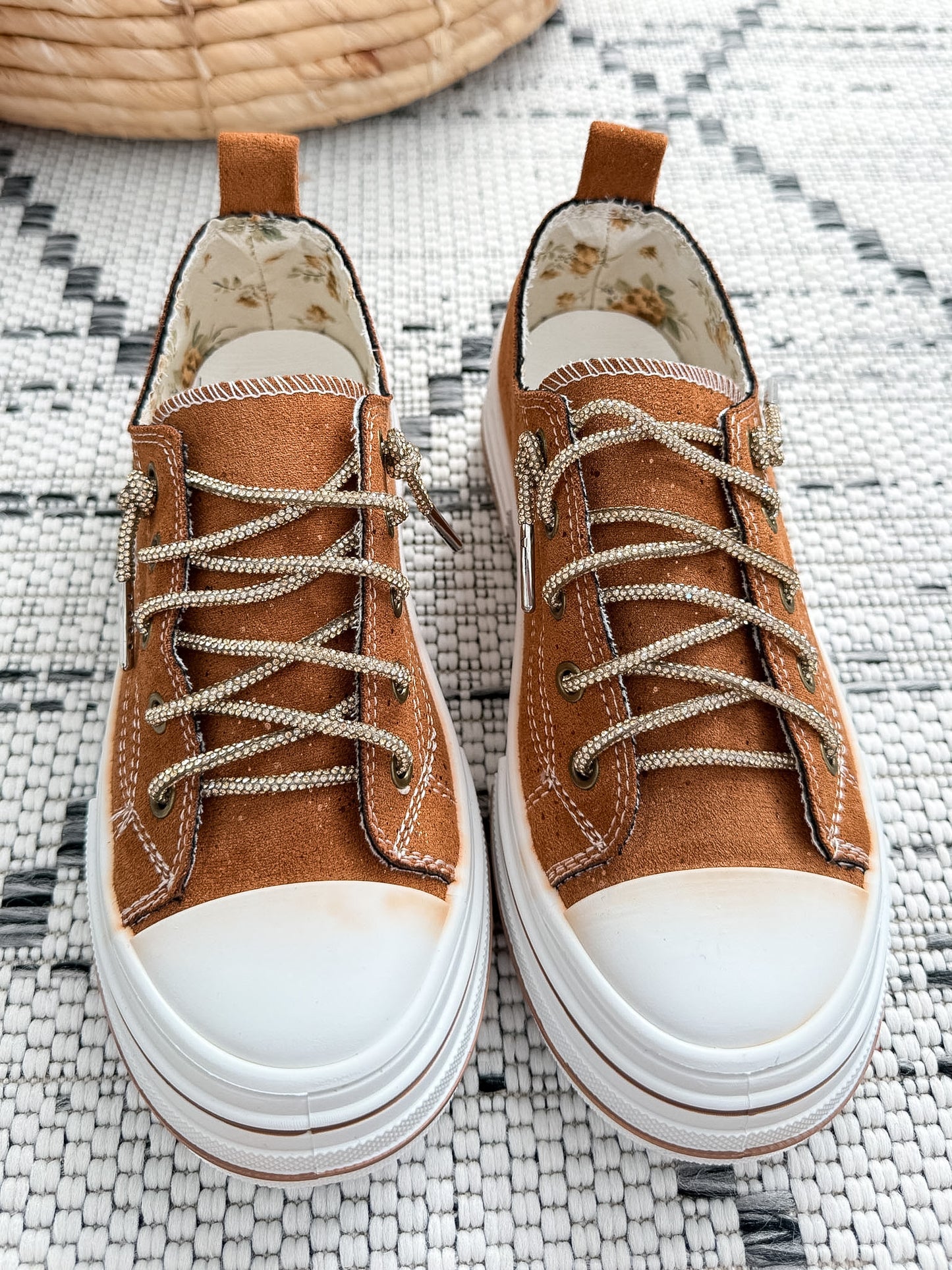 Very G Aman Suede Sneaker - Tan