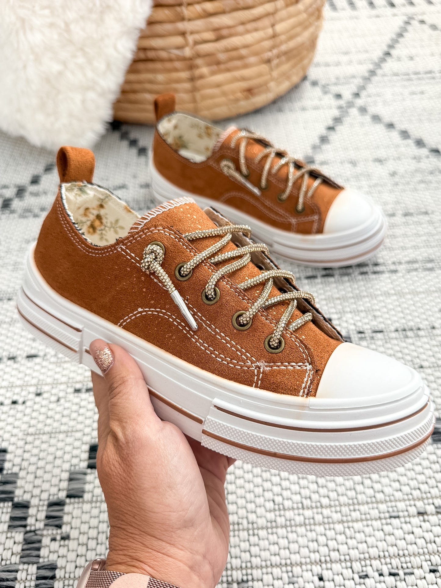 Very G Aman Suede Sneaker - Tan