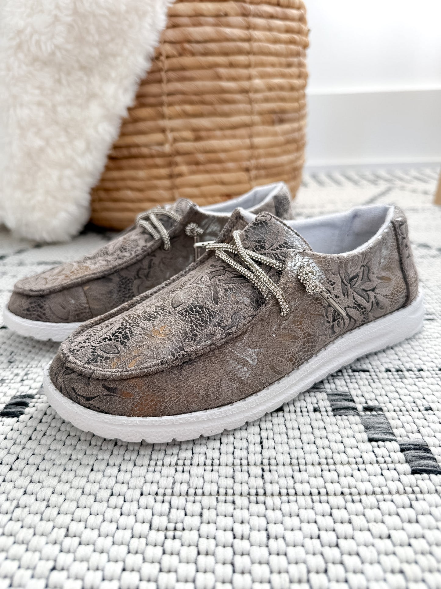 Very G Holly Prints Sneaker - Grey