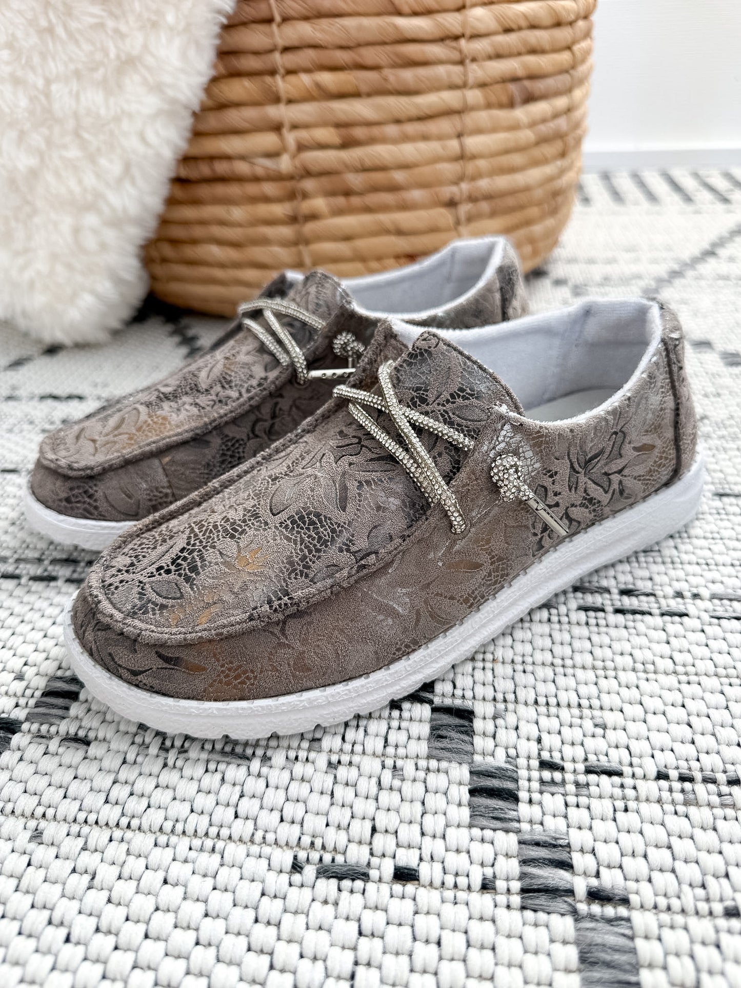 Very G Holly Prints Sneaker - Grey