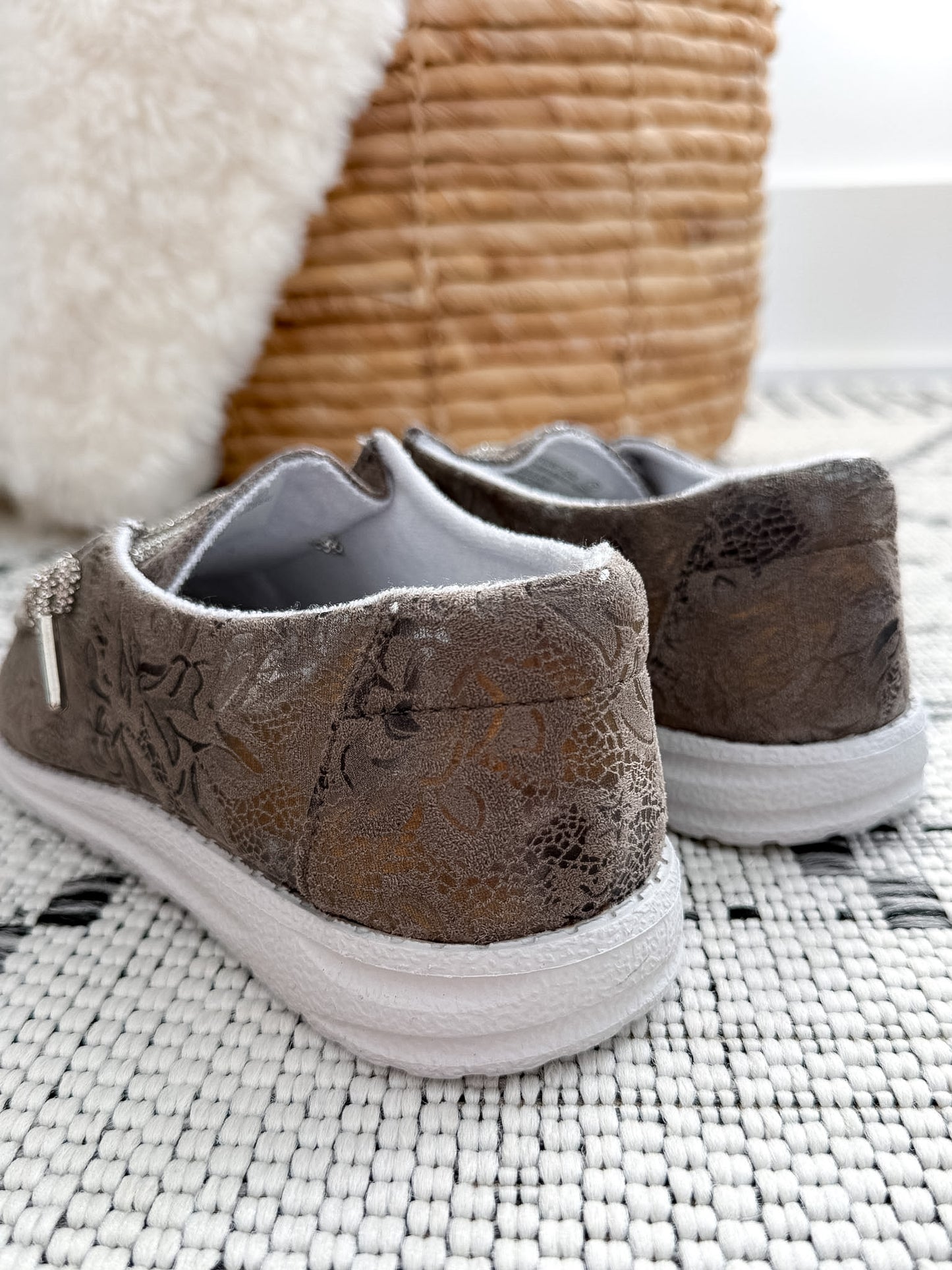 Very G Holly Prints Sneaker - Grey