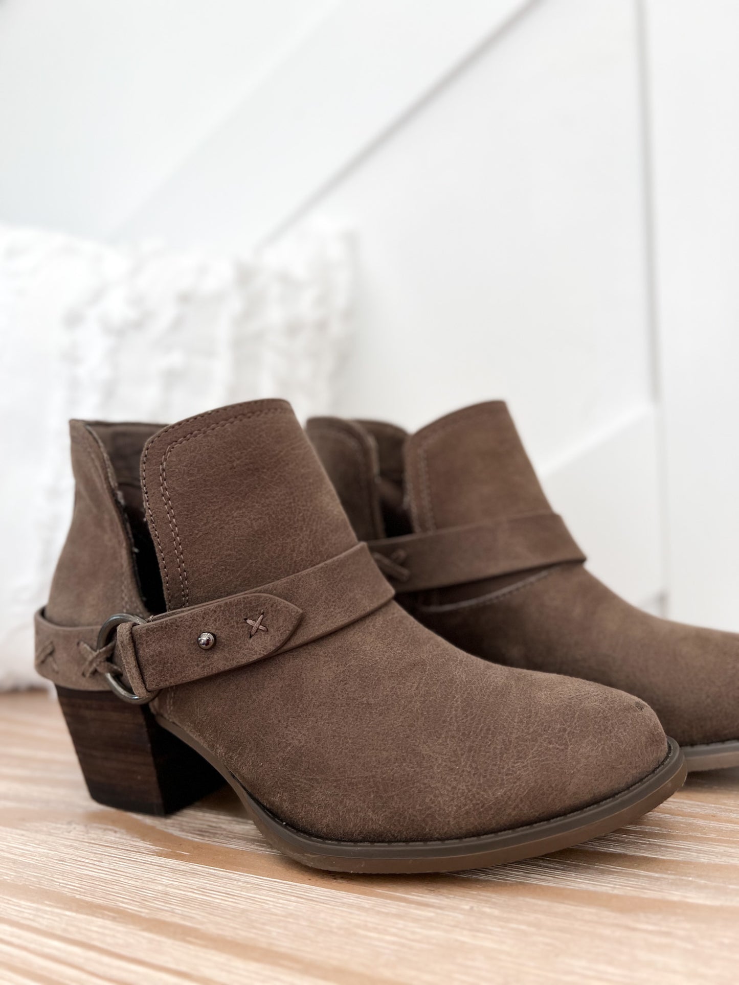 Very G Dixie Ann Wedge - Taupe