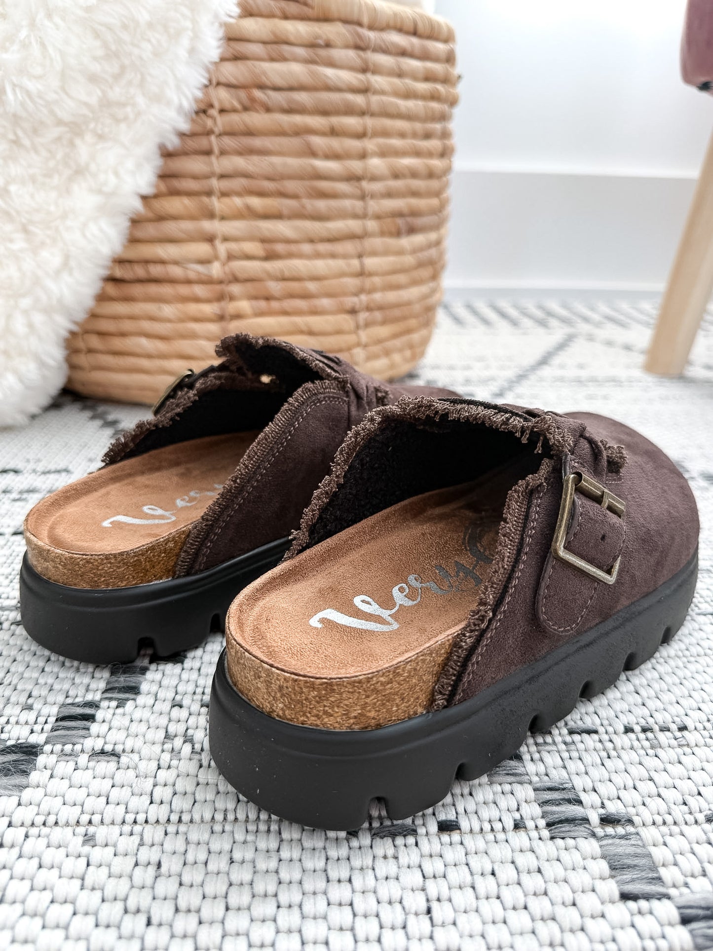 Very G Cali 2 Clog - Chocolate