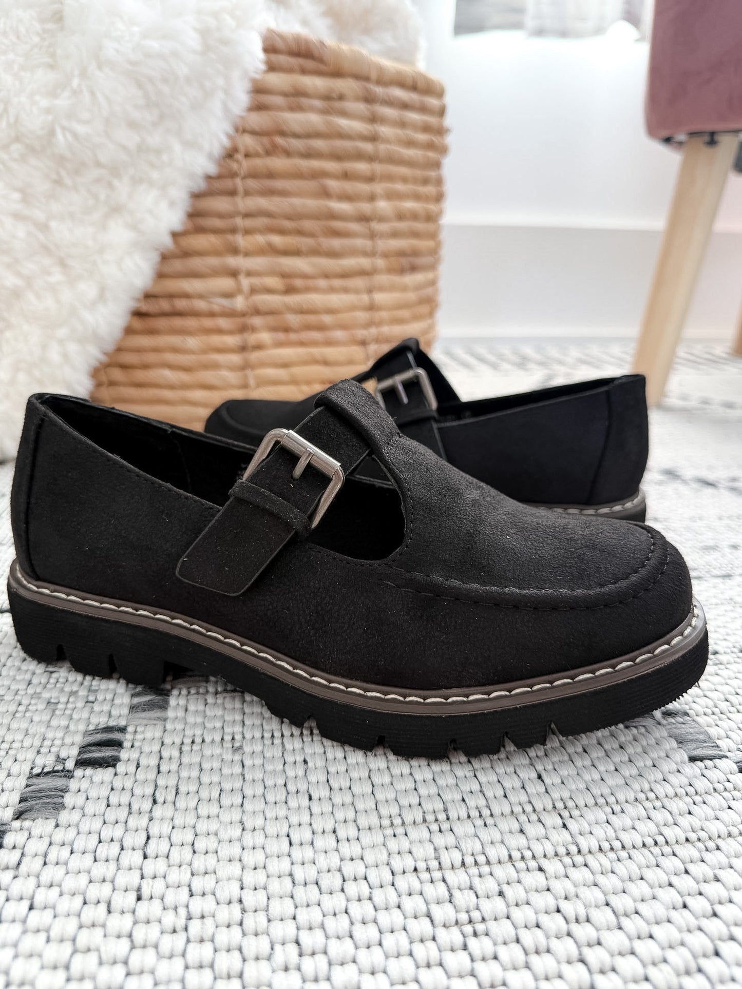 Very G Roni Loafer - Black