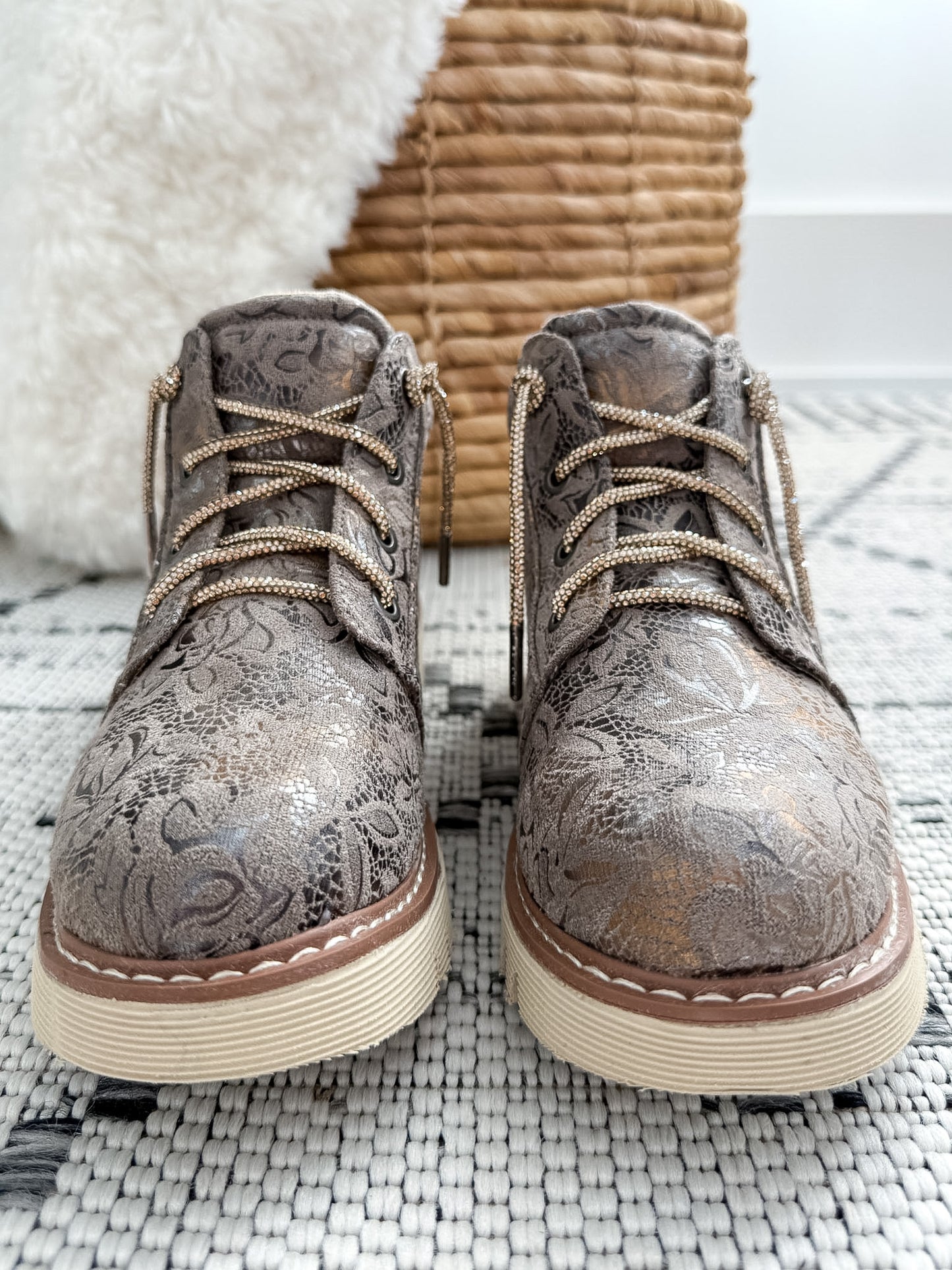 Very G Lauren Boot - Grey