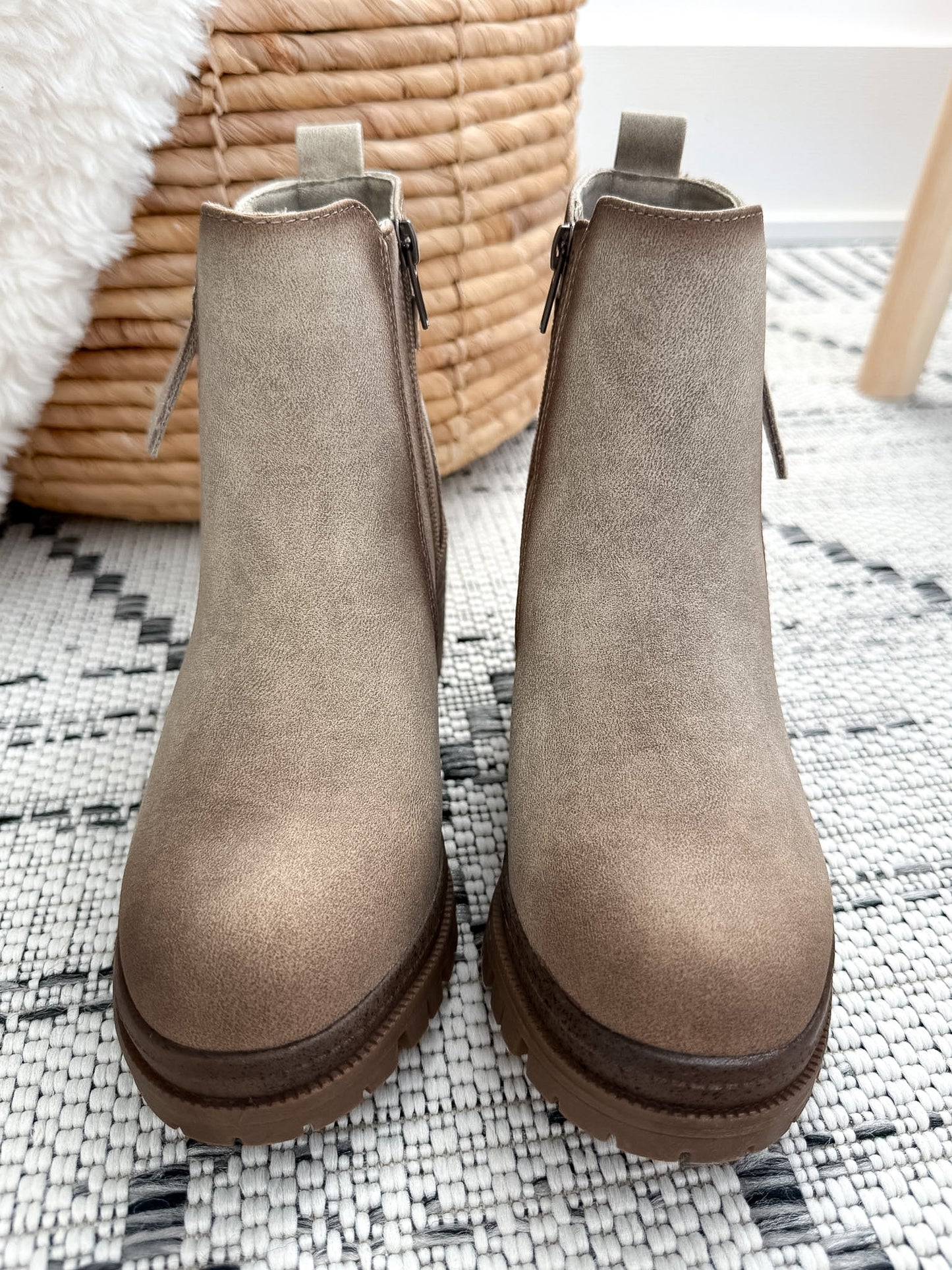 Very G Maeve Boot - Beige