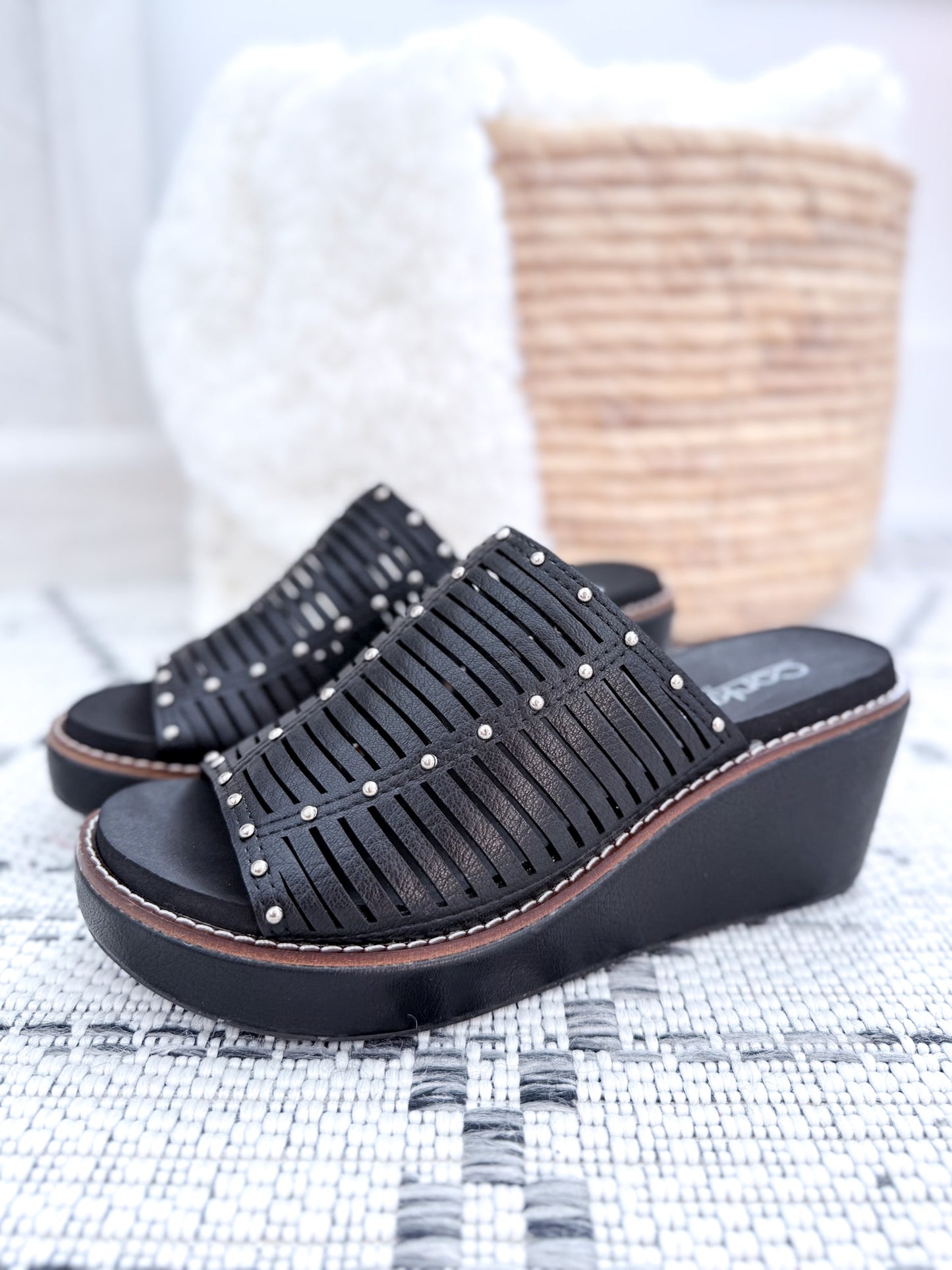 Corky's Much Better Wedge - Black