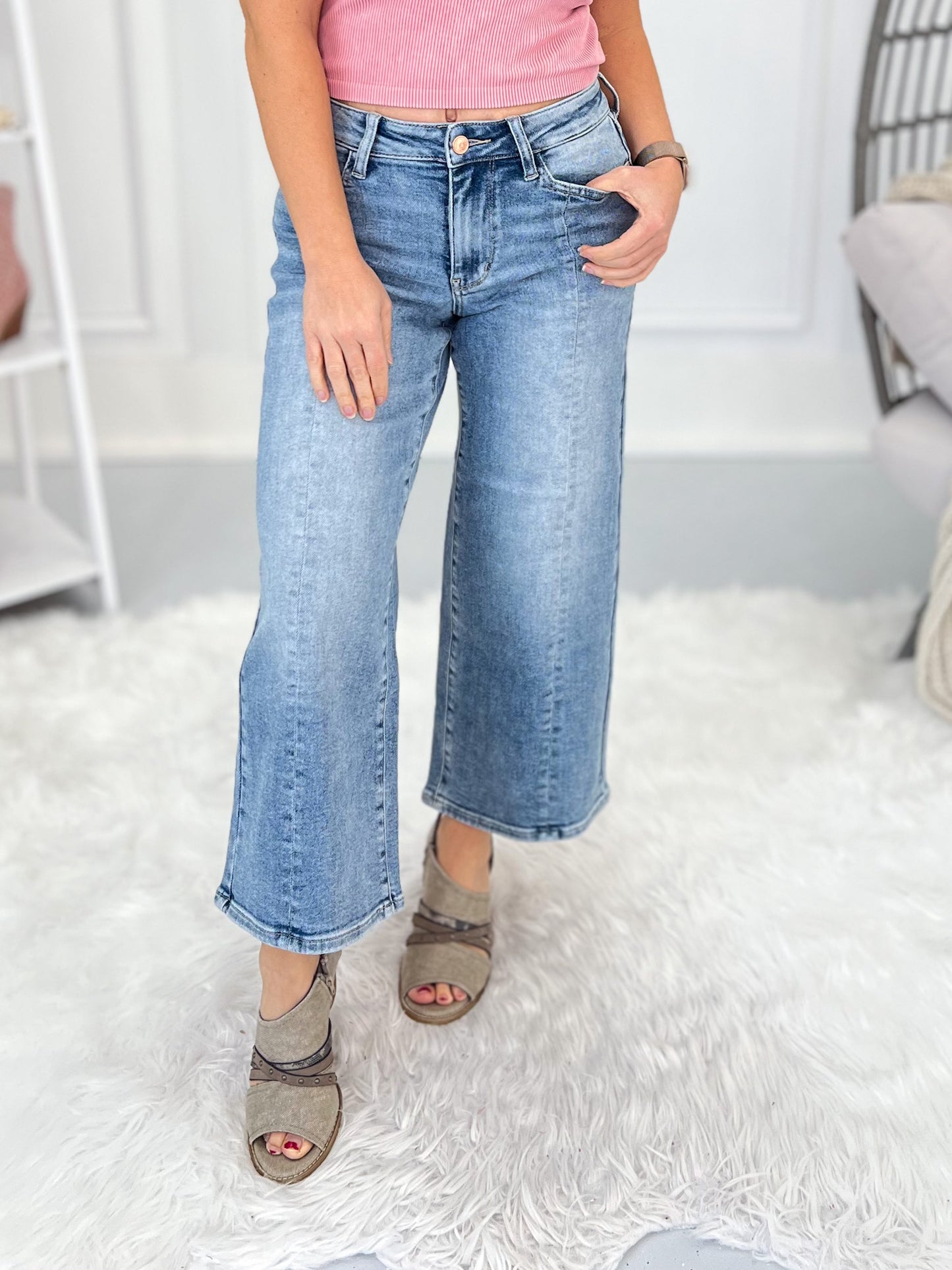 Center Of Attention - Judy Blue Vintage Wide Leg Cropped Jean