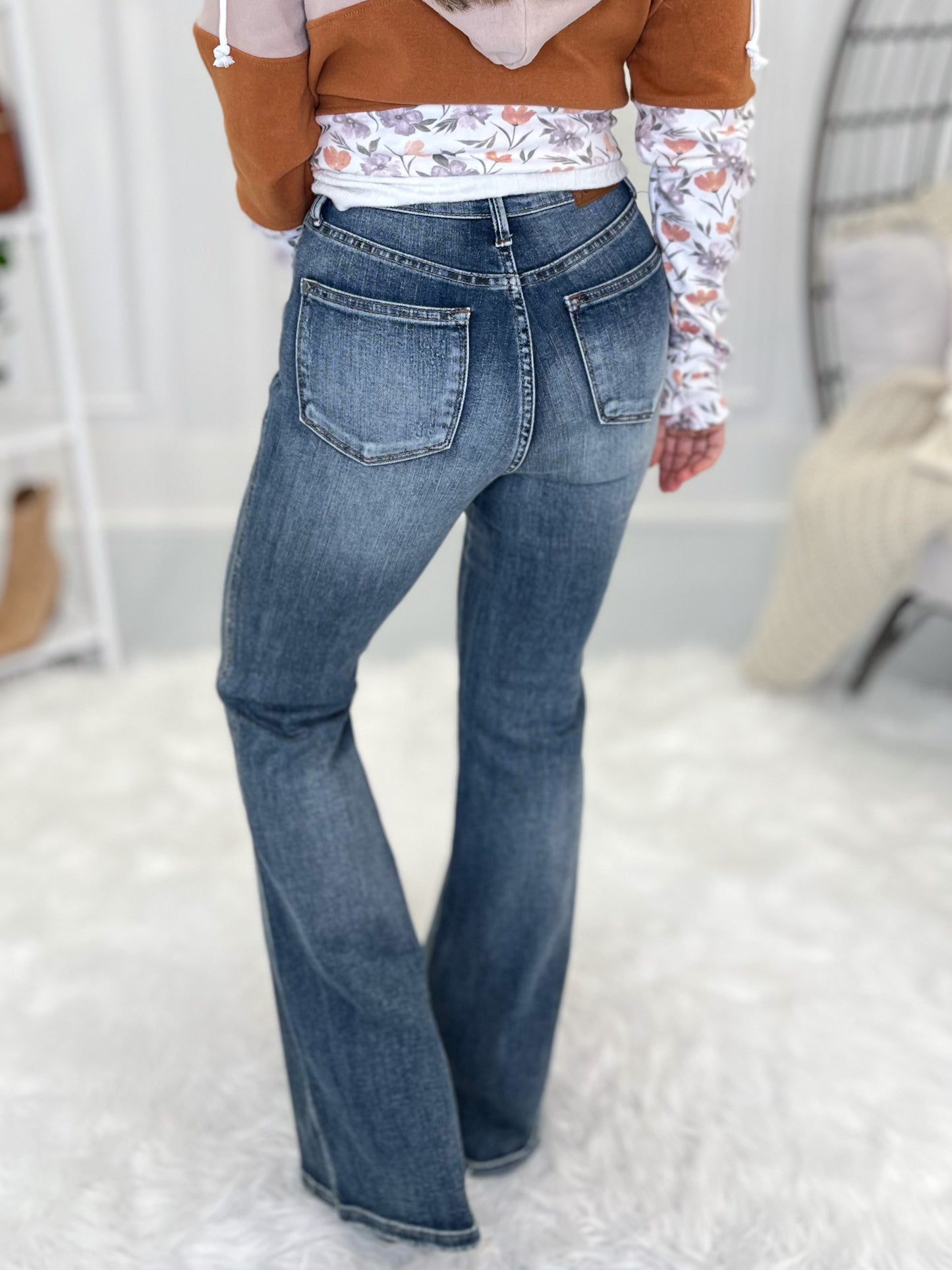 Judy Blue - Tummy Control Contrast Wash Flare Jeans